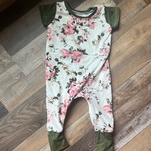 Zipease adaptive romper - Picture 1 of 5